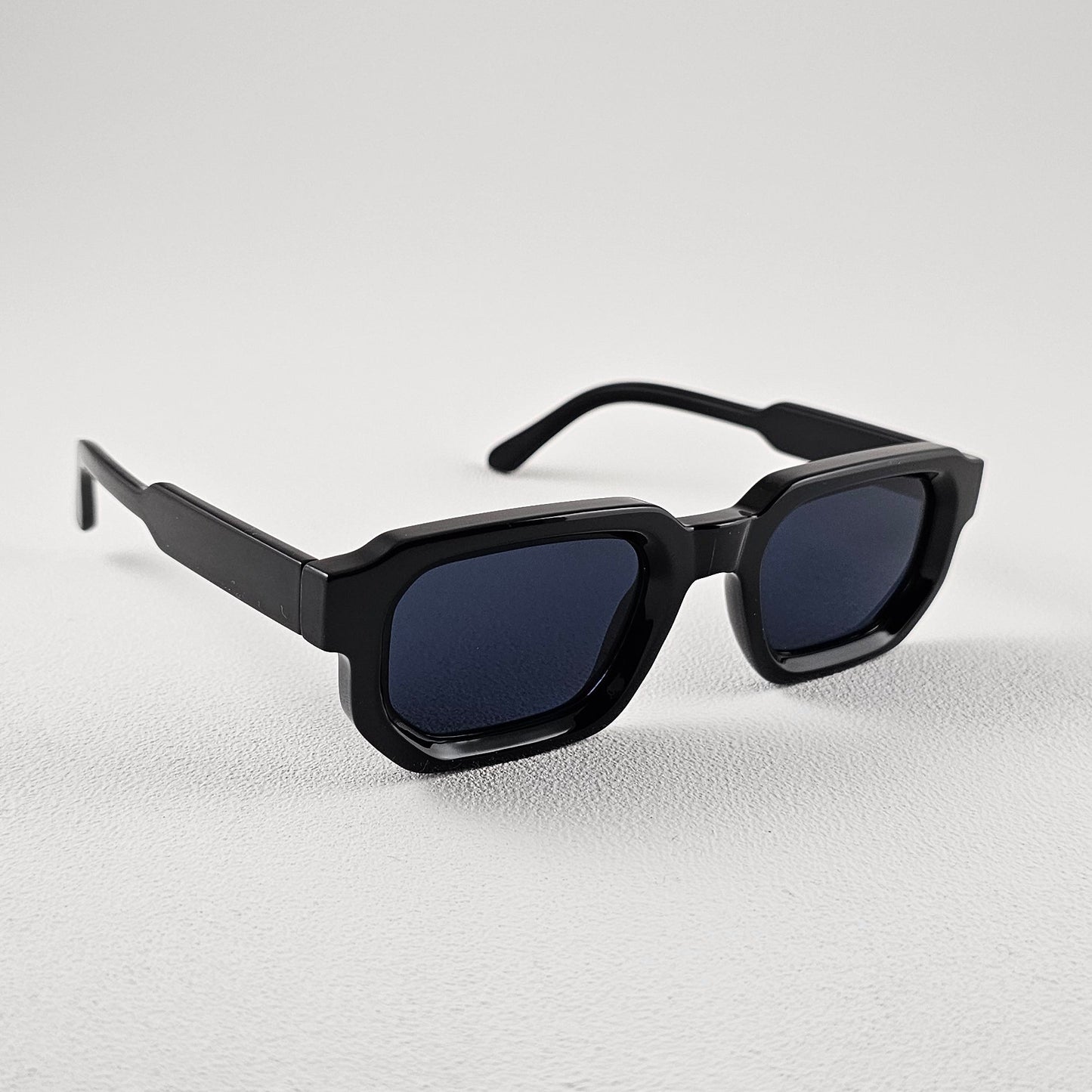 Unisex Madagaskar square sunglasses side view tortoise frame UV400 lenses