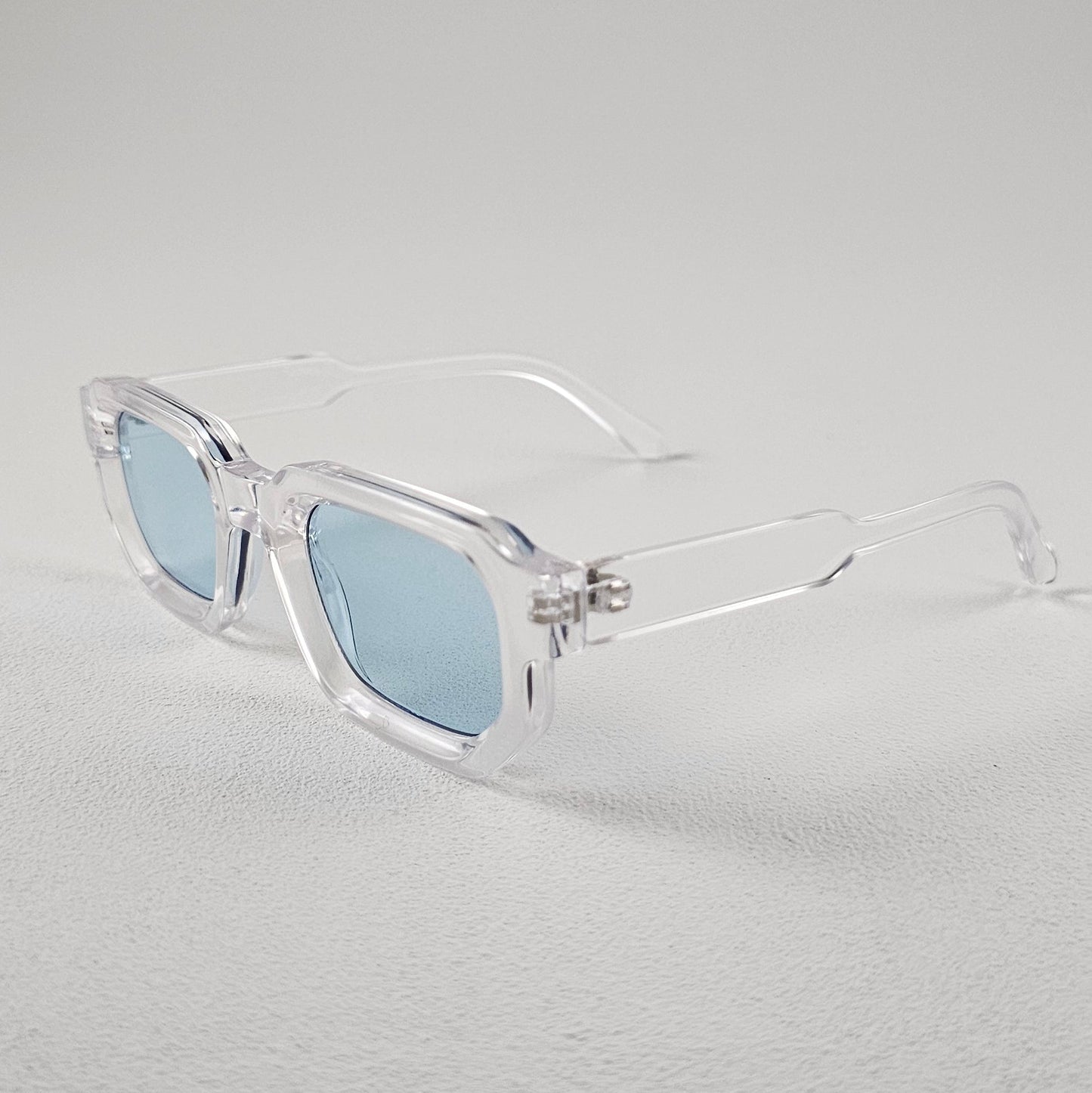 Unisex Madagaskar square sunglasses close-up tortoise frame UV400 lenses