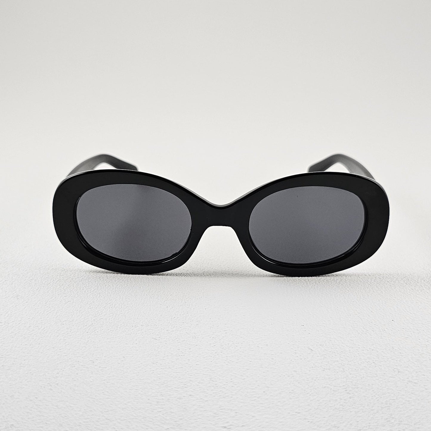 Women's Lisboa oval sunglasses black bold frame UV400 lenses