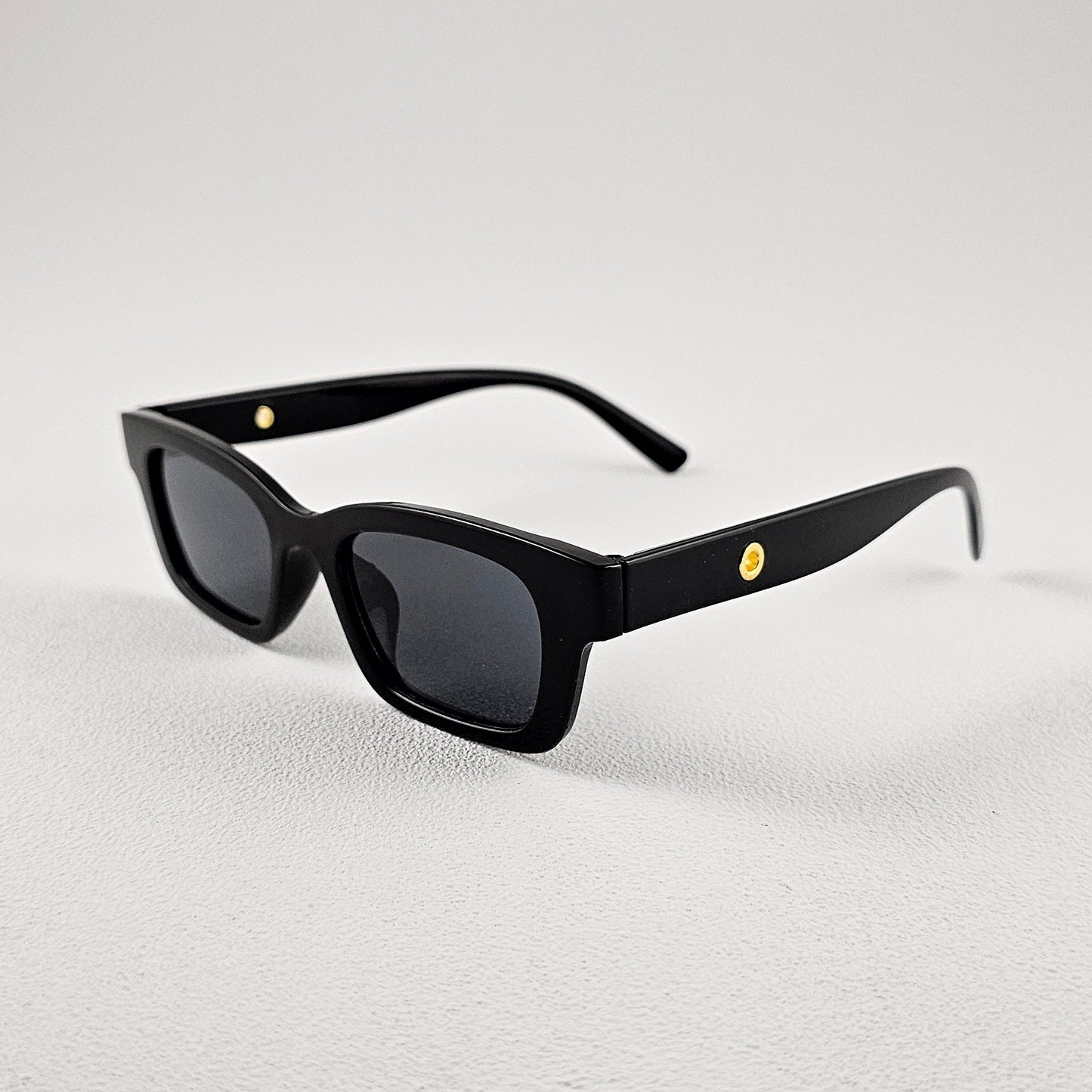 Unisex Paris slim rectangle sunglasses close-up UV400 lenses