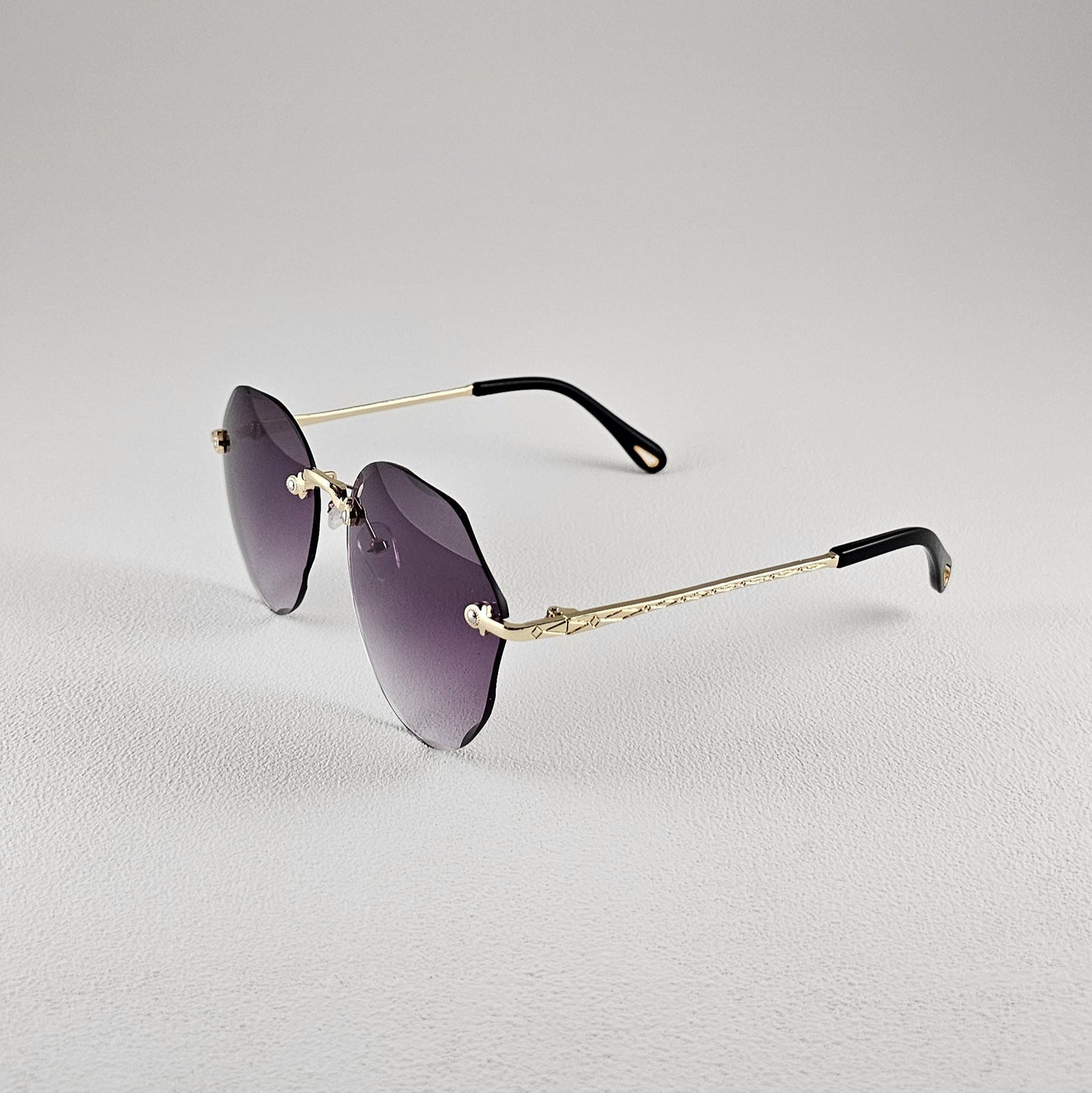 Women's Daiquiri cat-eye sunglasses close-up polarized UV400 lenses