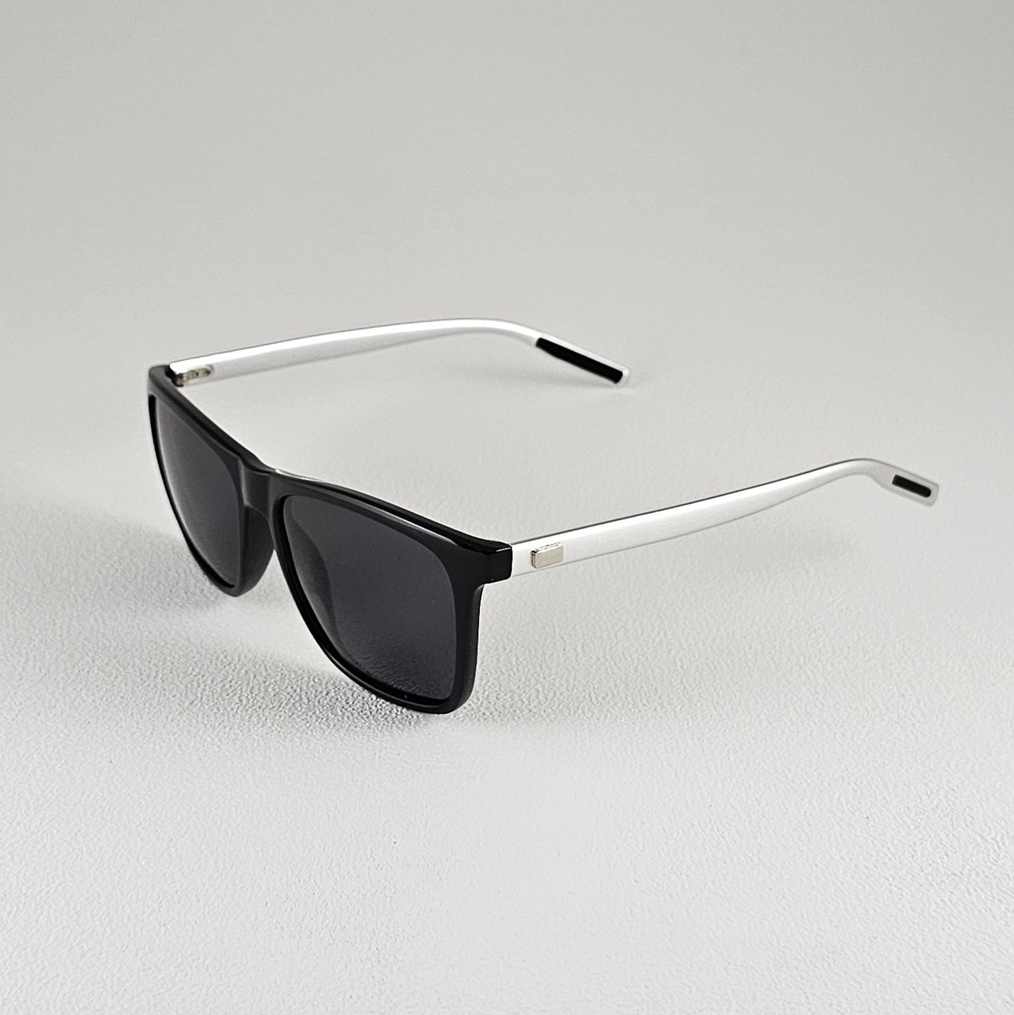 Unisex Mercy geometric sunglasses close-up polarized UV400 lenses