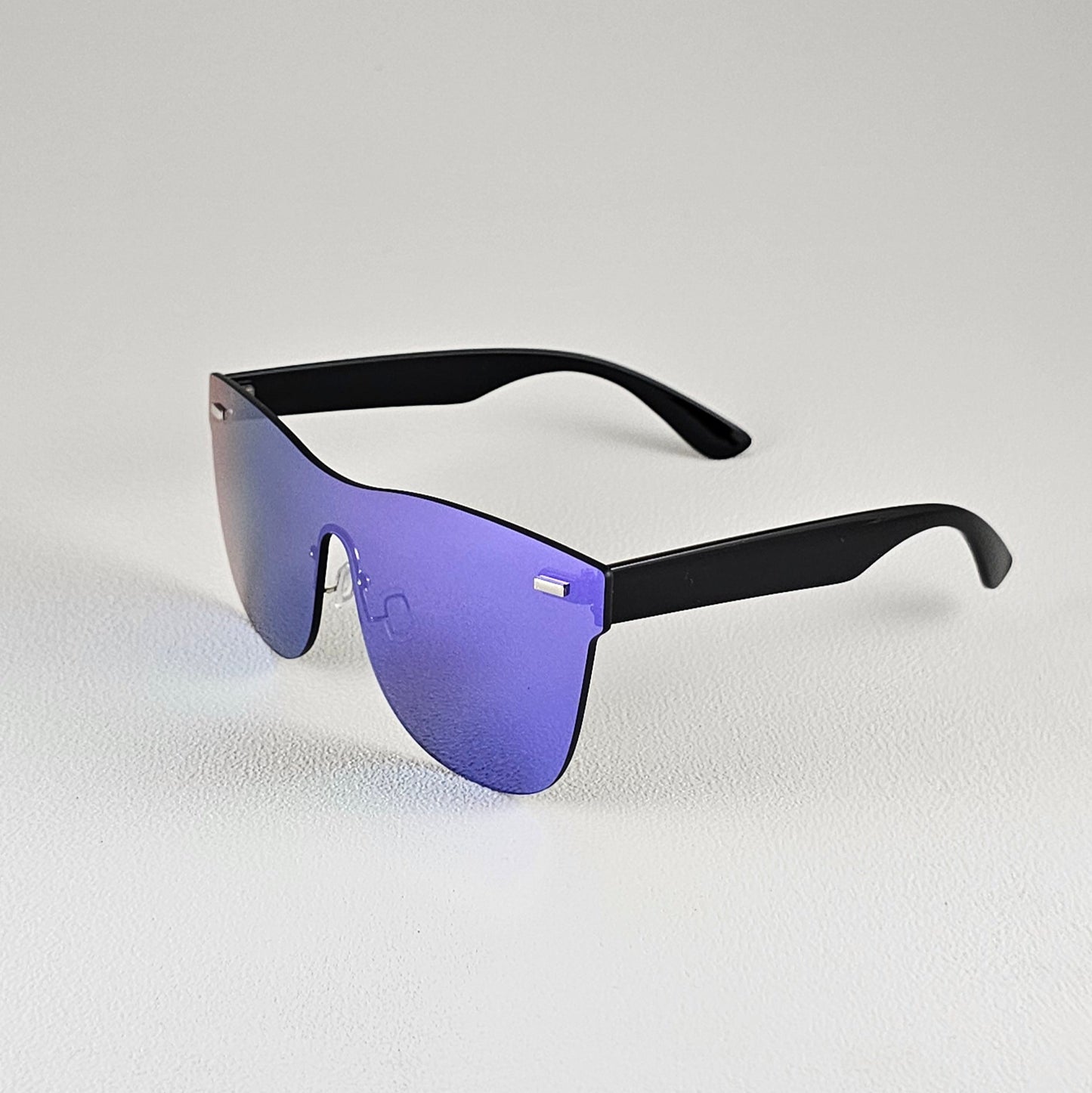 Unisex Blueberry geometric sunglasses close-up polarized UV400 lenses