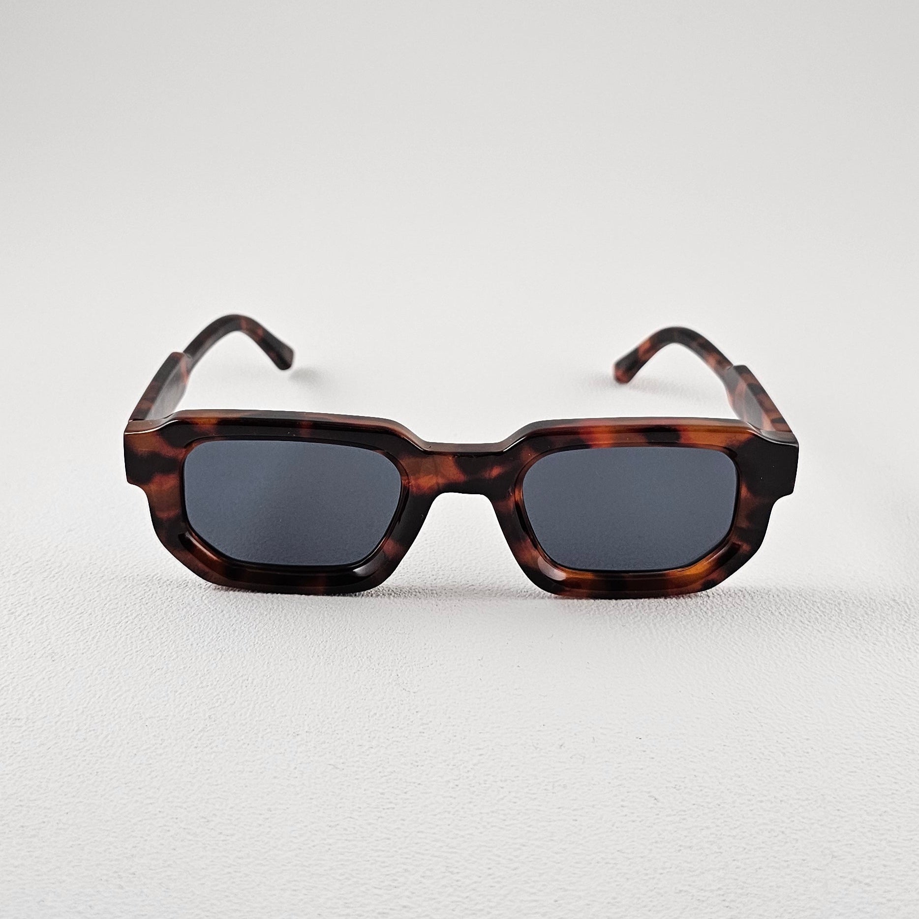 Unisex Madagaskar square sunglasses tortoise frame UV400 lenses