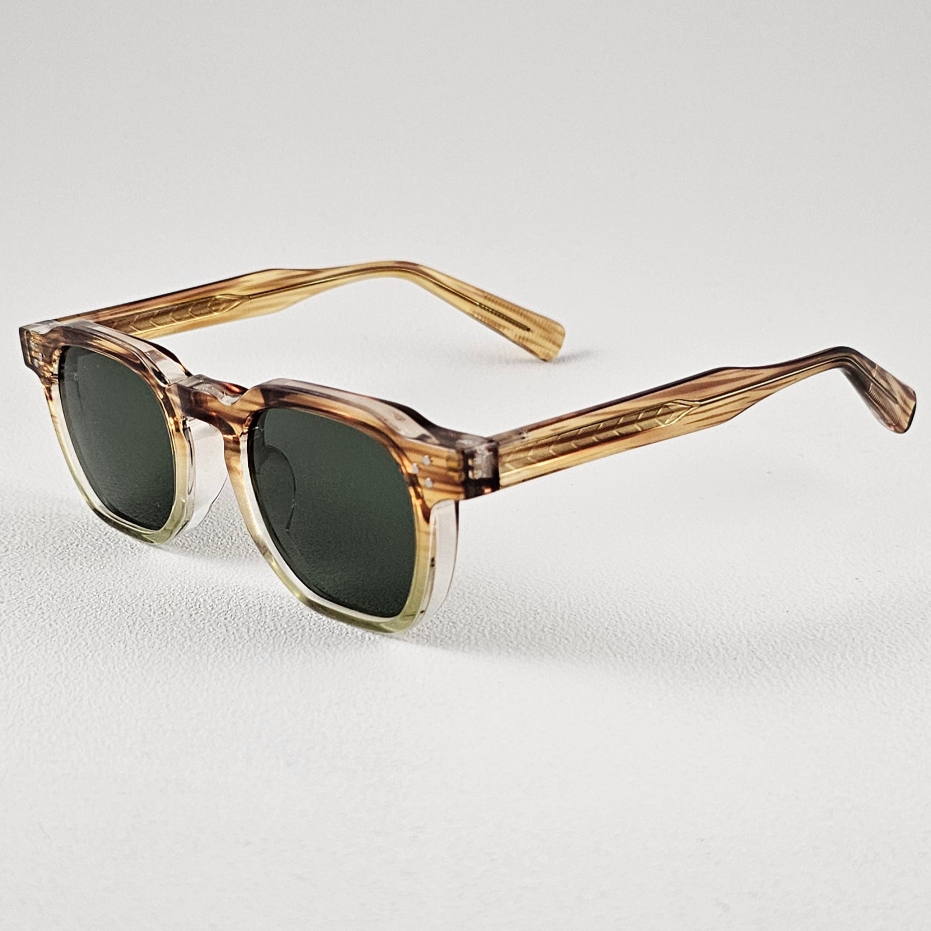 Unisex Leo square sunglasses close-up brown frame UV400 lenses