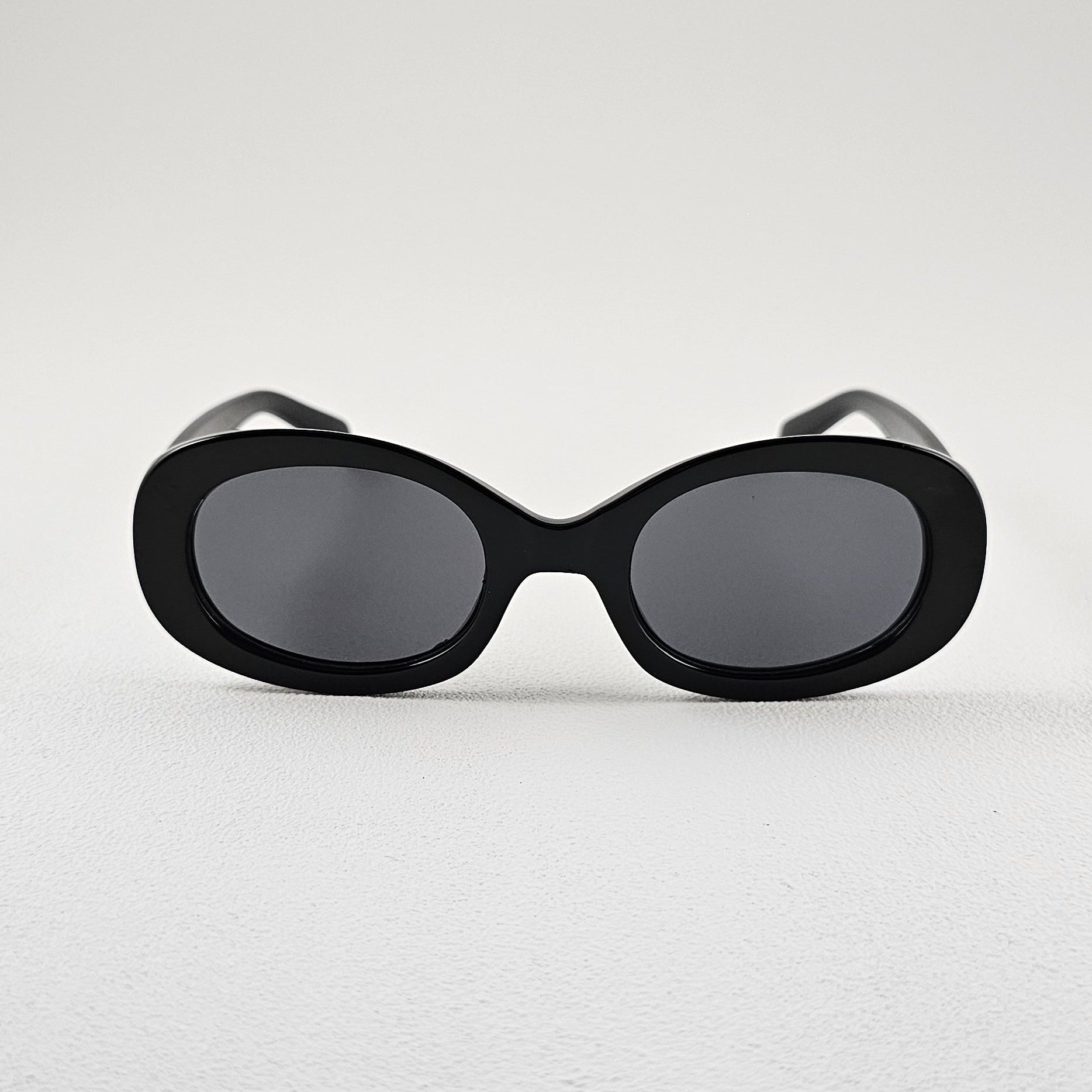 Women's Lisboa oval sunglasses black bold frame UV400 lenses