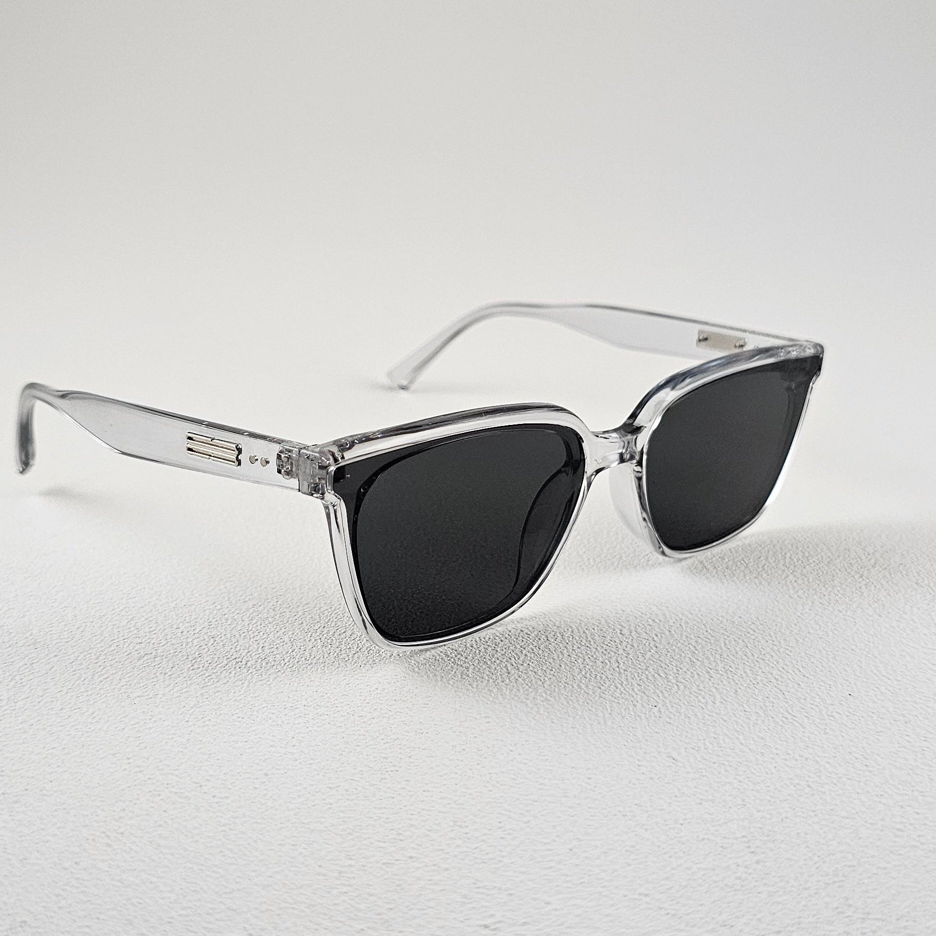 Men's Miami wayfarer sunglasses side view gray frame UV400 lenses