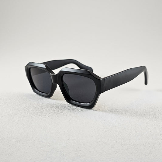 Geometric polarized sunglasses with UV protection – angled view plastic frame [tryon].