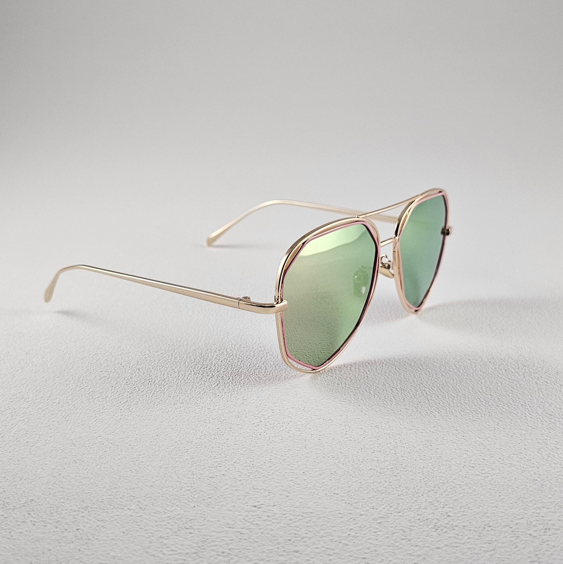 Side profile pink polarized geometric sunglasses – durable metal frame