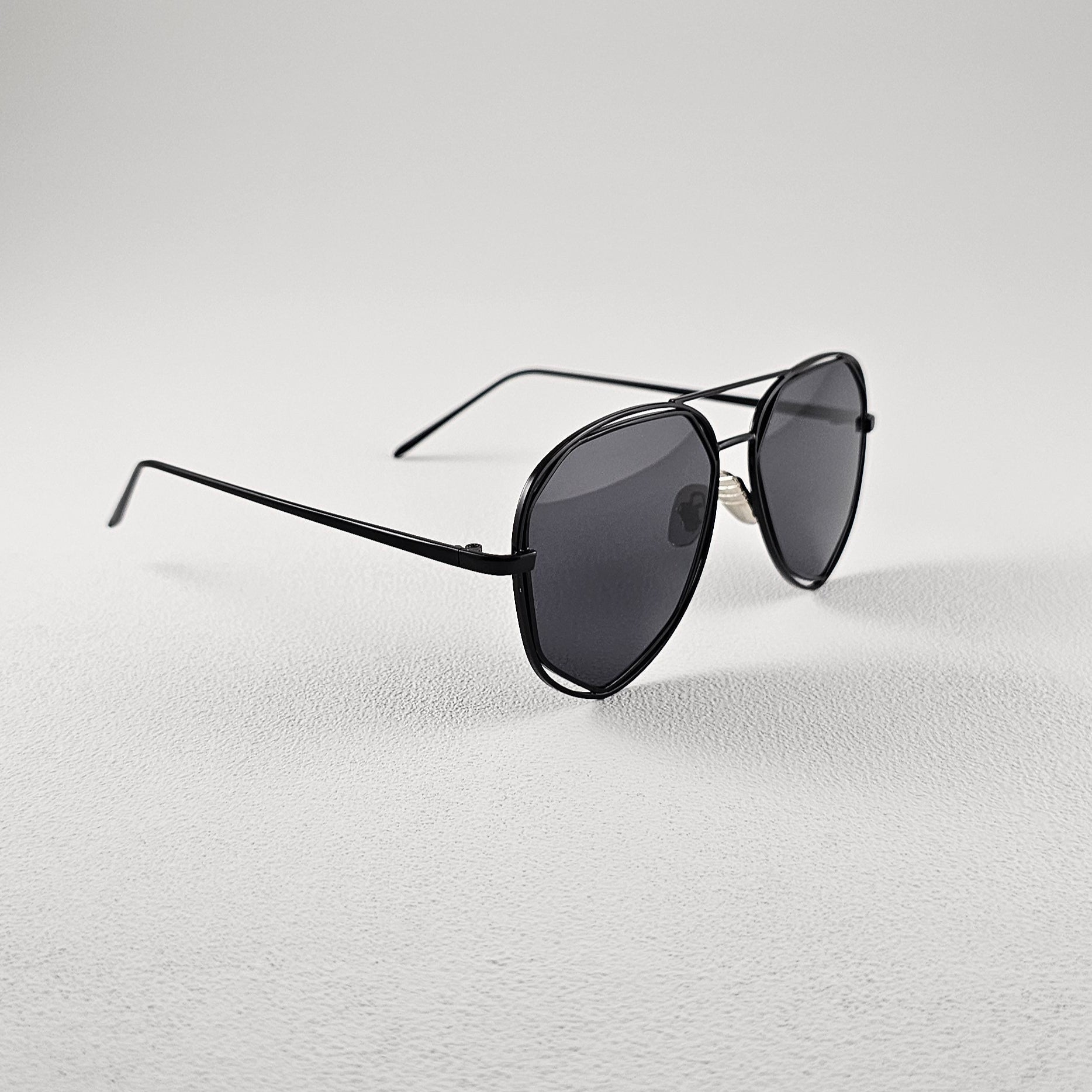 Side profile black polarized geometric sunglasses – durable metal frame